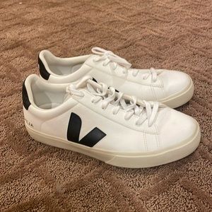 Men’s white Veja tennis shoes.  Size 11.